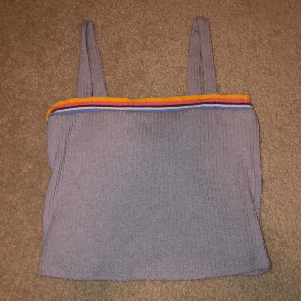 grey tank top!